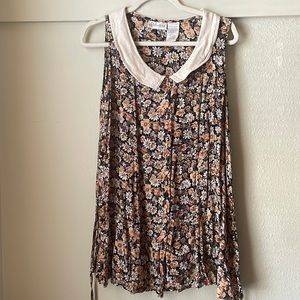 Vintage Oh! Mama sleeveless collared floral button down blouse with tie back